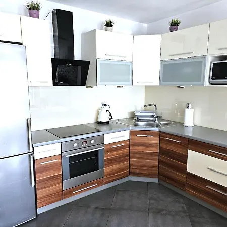 Apartment Mieszkanie 6-osobowe Przy Plywajacych Basenach Zakrzowek Krakow