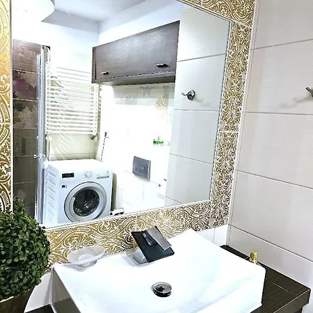 Mieszkanie 6-osobowe Przy Plywajacych Basenach Zakrzowek Apartment
